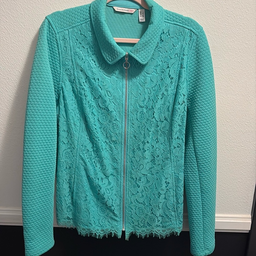 Isaac Mizrahi Large Suite jacket. Can wear fully zipped or unzipped. Teal color